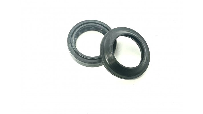 9-11- FRONT SHOCK ABSORBER DUST COVER AND  SEAL     RC1-8-3